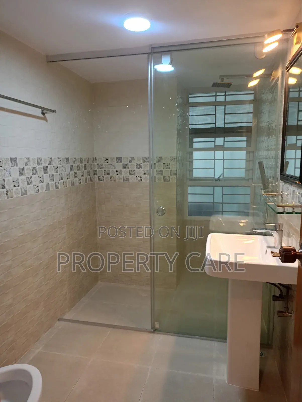 4bdrm Apartment in Gulshan for Rent
