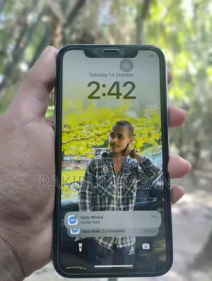 Photo - Apple XR 64 GB Blue