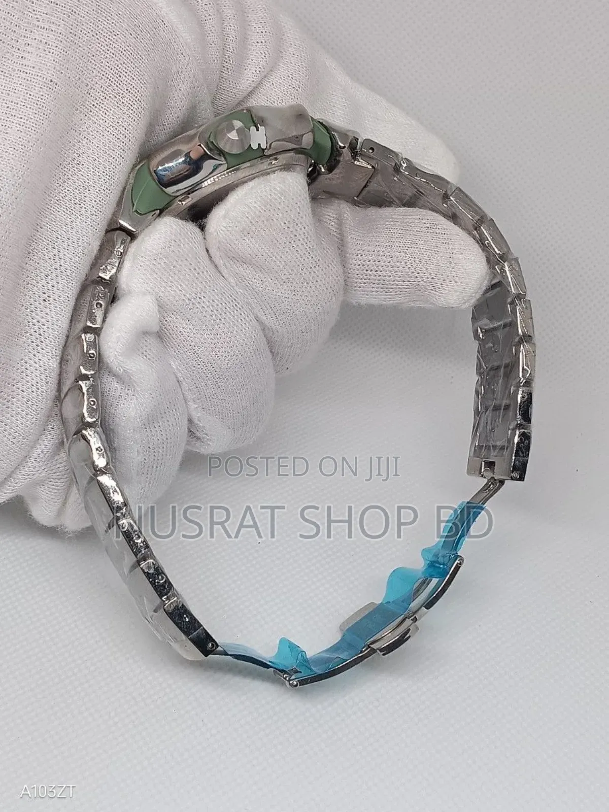 Denvosi Premium Metal Watch – Bold Design (Green Dial)
Code : 11187