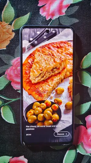 Photo - Infinix Hot 11s 128 GB Bronze