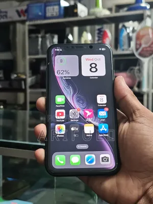 Photo - Apple iPhone XR 128 GB Black