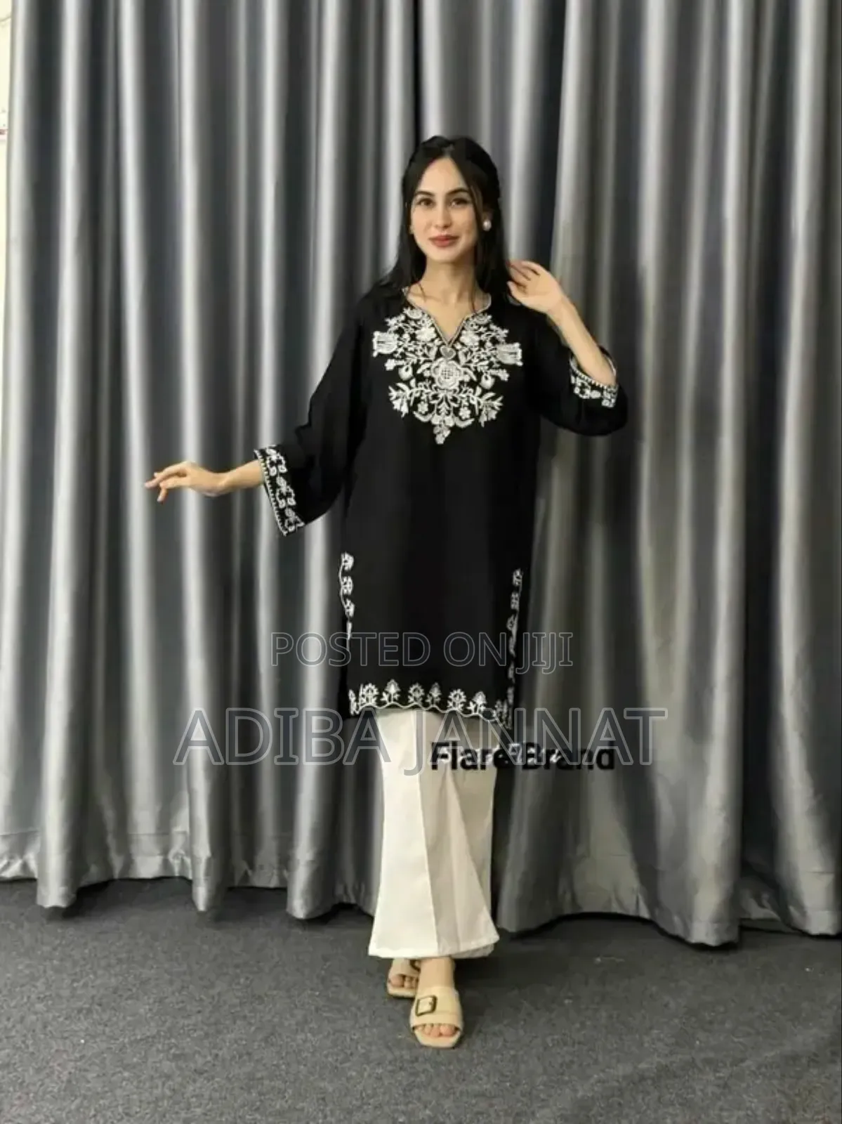 Embroidery Micro Butter Two Peace
Body:Micro Butter With Embroidery