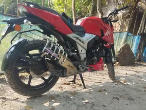 TVS Apache 160 4V 2023 Red