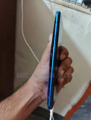 Photo - OnePlus 8 Pro 256 GB Blue