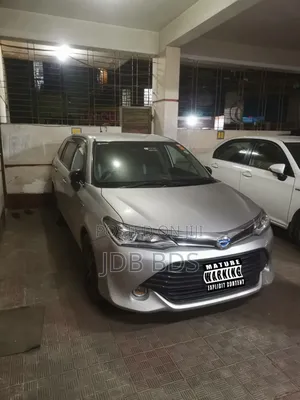 Toyota Corolla Fielder 1.5 Hybrid FWD 2017 Silver
