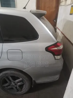 Toyota Corolla Fielder 1.5 Hybrid FWD 2017 Silver