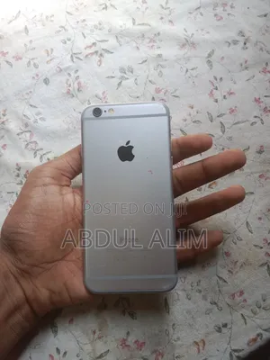 Photo - Apple iPhone 6 64 GB Silver