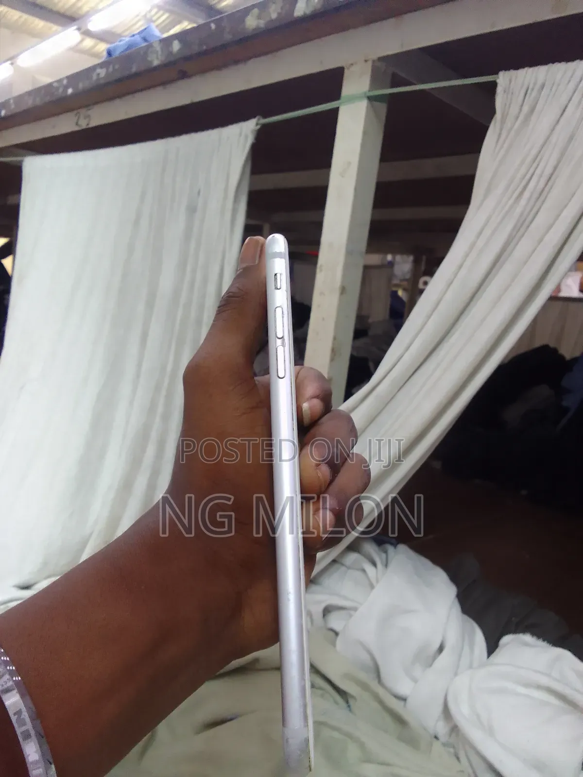 I Phone 6s Plas. Price 9000