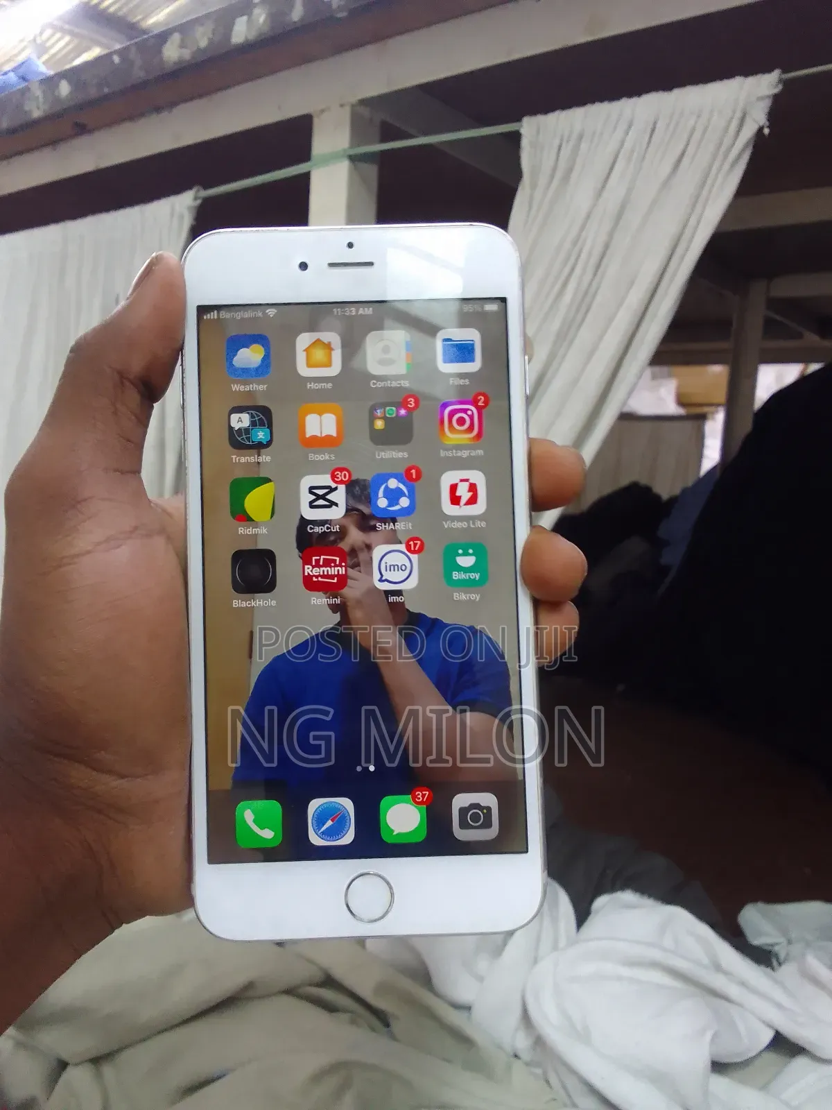 I Phone 6s Plas. Price 9000