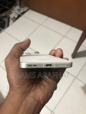 Photo - Oppo Reno13 5G 256 GB White