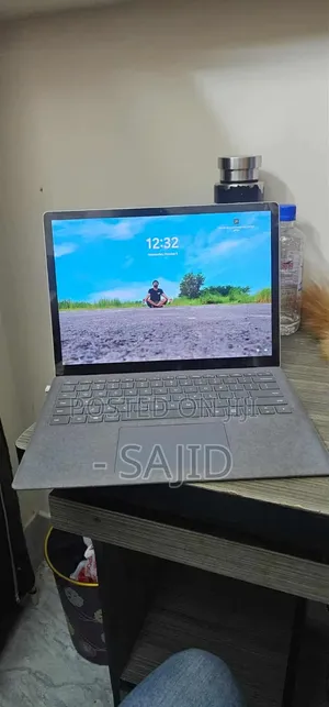 Photo - Laptop Microsoft Surface Laptop 4 8GB AMD Ryzen 5 SSD 128GB