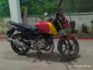 Photo - Bajaj Pulsar 150 2012 Red