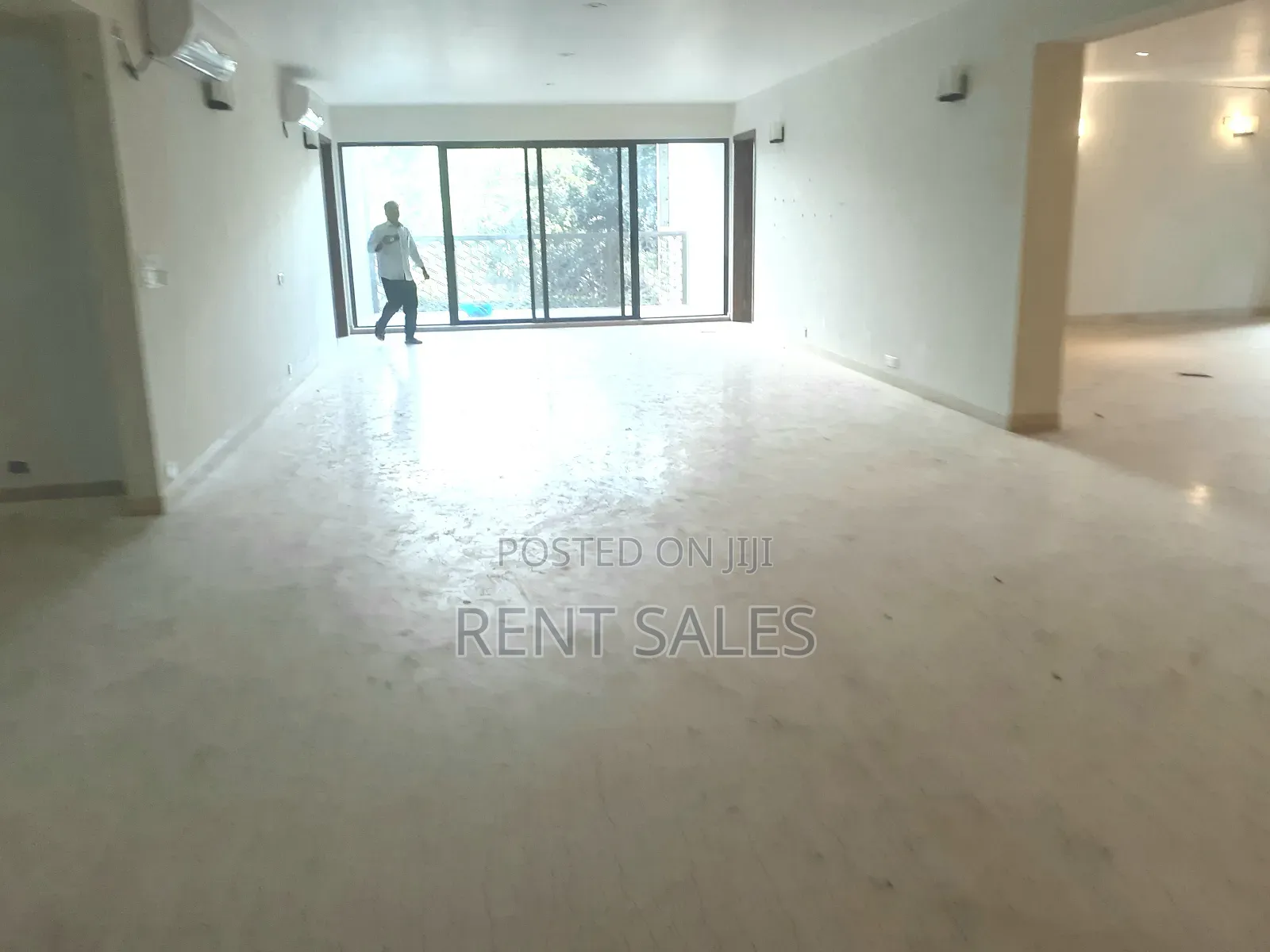 4bdrm Apartment in Gulshan for Sale