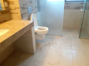 4bdrm Apartment in Gulshan for Sale