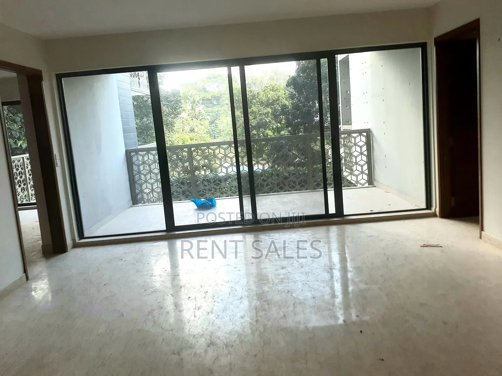4bdrm Apartment in Gulshan for Sale