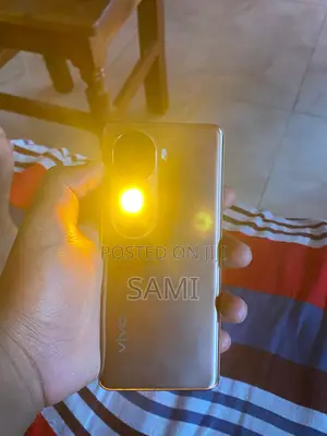 Photo - New Vivo V40 5G 512 GB