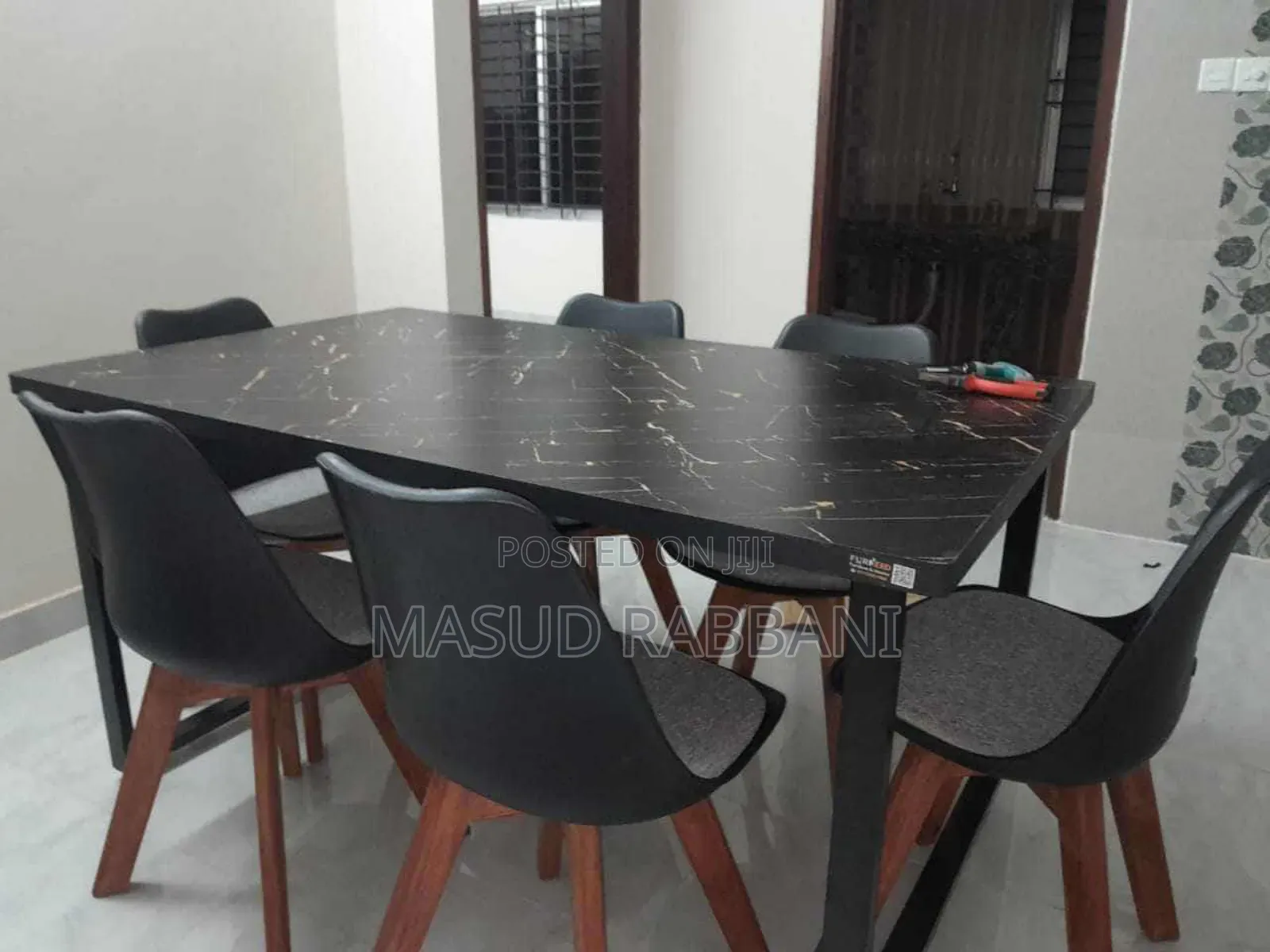 Dinning Table With Tulip  Chair Black Color