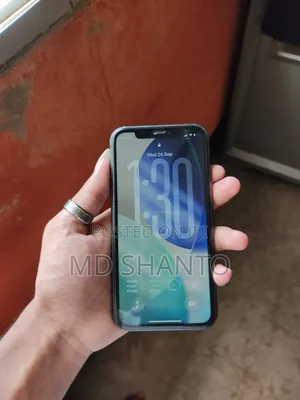 Photo - Apple iPhone 11 64 GB Black