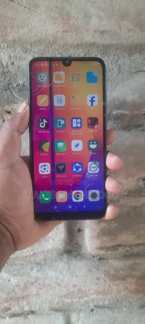Photo - Xiaomi Redmi 7 32 GB Black