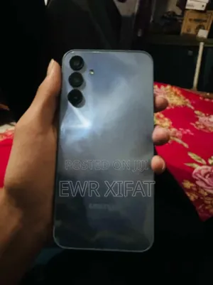 Photo - New Samsung Galaxy A15 128 GB Gray