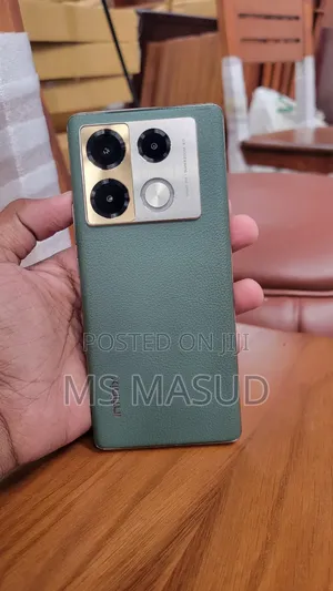 Photo - Infinix Note 40 Pro 256 GB Green