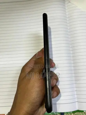 Photo - Apple iPhone 7 Plus 128 GB Black