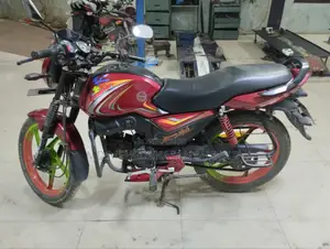 Mahindra Centuro 2016 Red