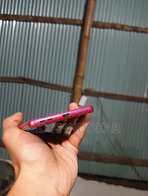 Photo - Motorola Edge 50 Fusion 256 GB Red