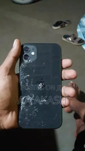 Photo - Apple iPhone 11 64 GB Black