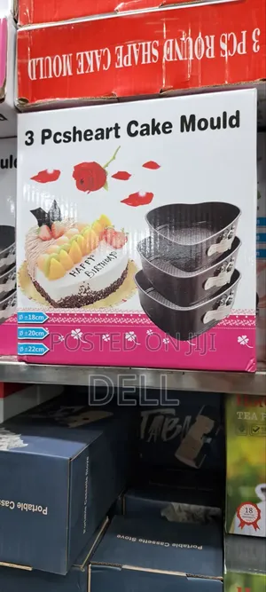 Photo - Non Stick 3 Piece Set Carbon Steel Love Shape Cake Pan Mold