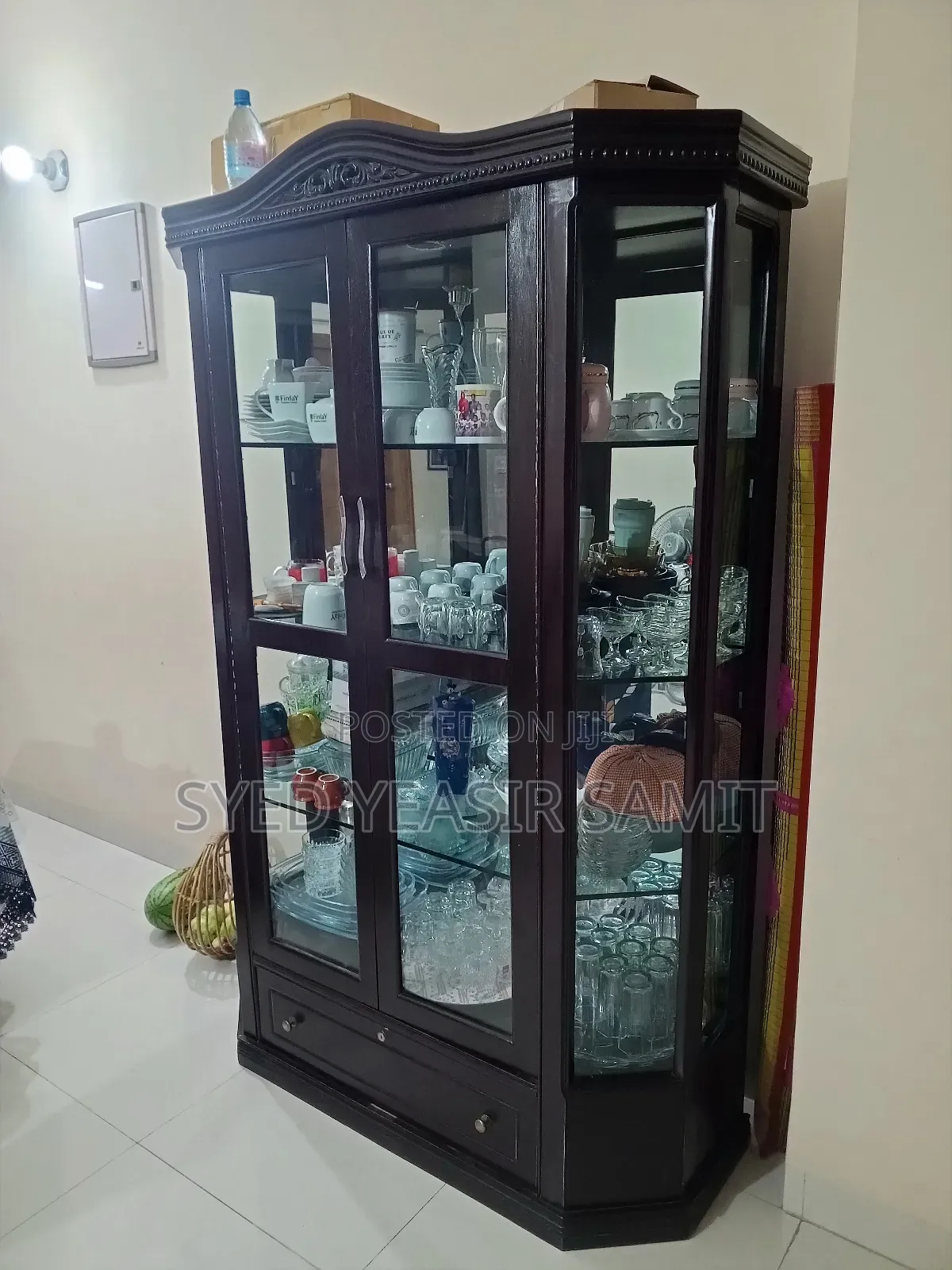 Segoon Wood Showcase