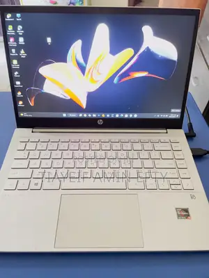 Photo - Laptop HP Pavilion 14 8GB AMD HDD+SSD 256GB