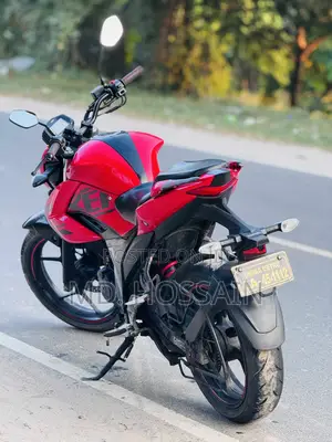 Suzuki 2022 Red