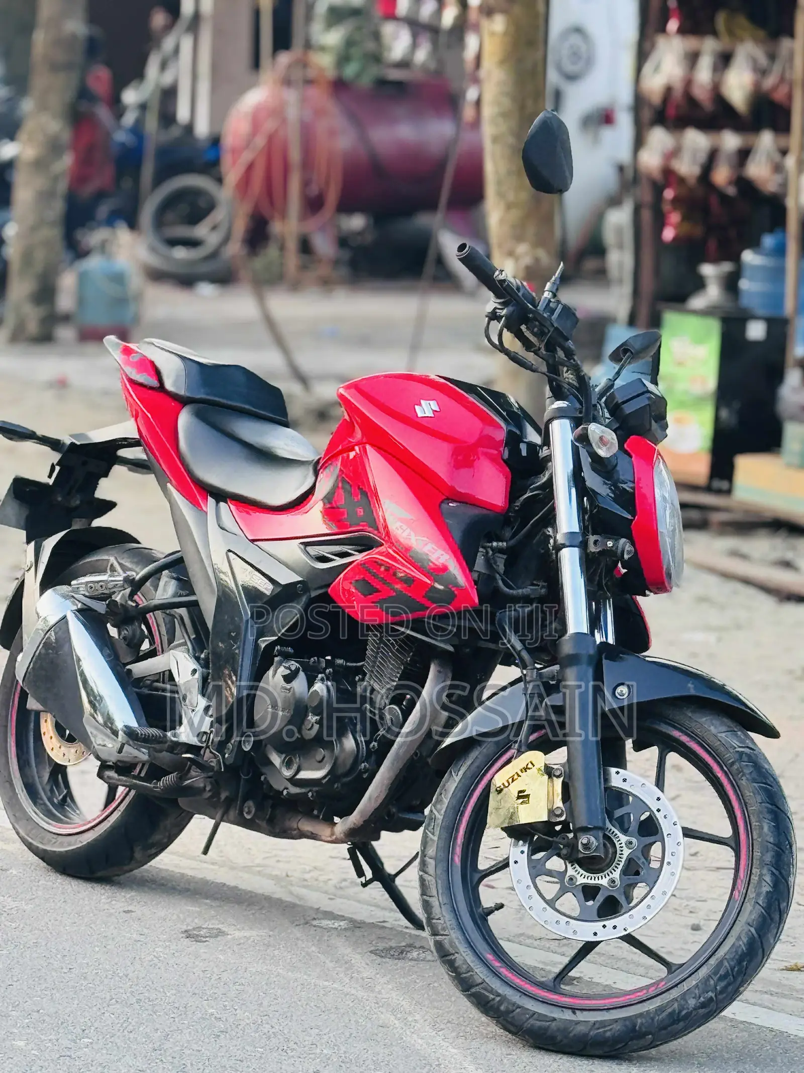 Suzuki 2022 Red