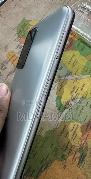 Photo - Oppo A16 64 GB Silver