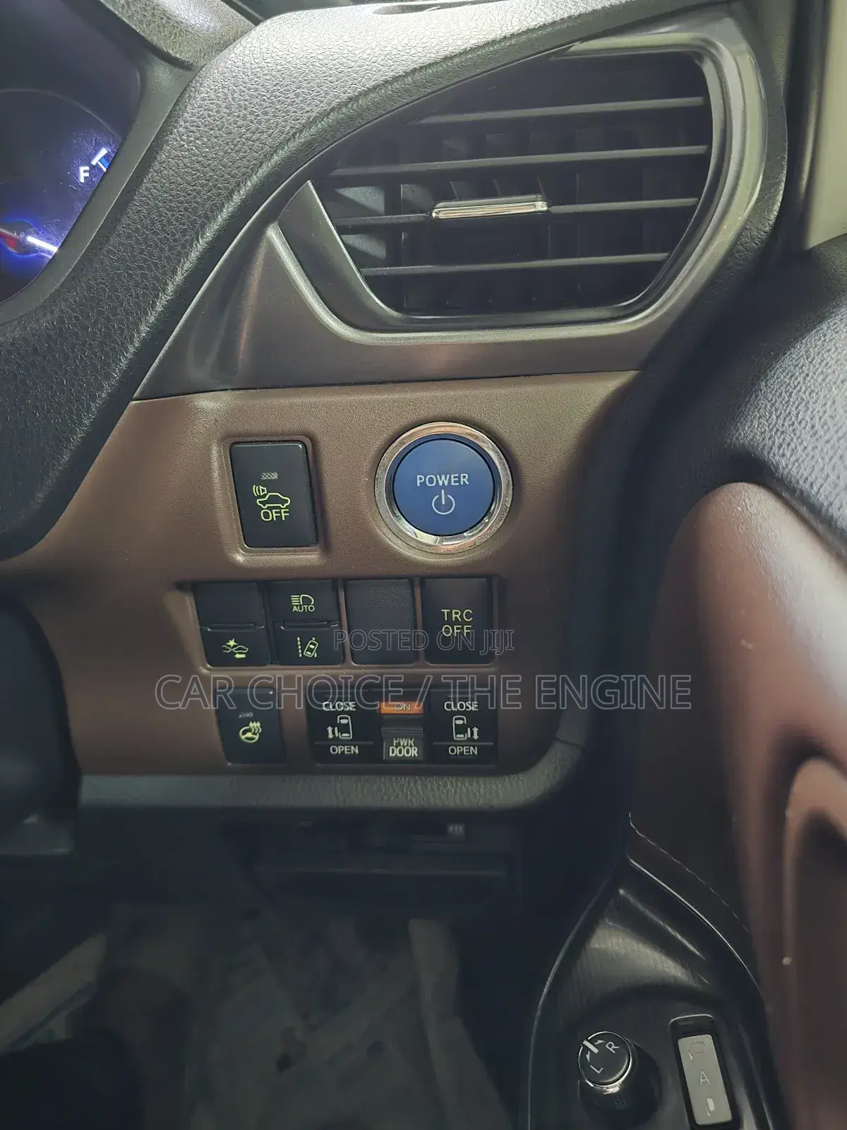 Toyota Esquire 1.8 FWD Hybrid (7 Seater) 2018 Pearl