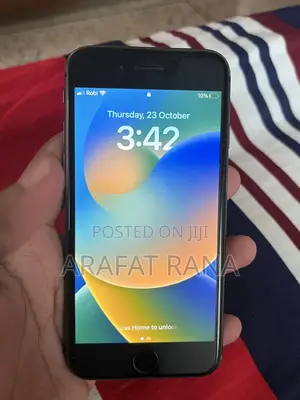 Photo - Apple iPhone 8 64 GB Black