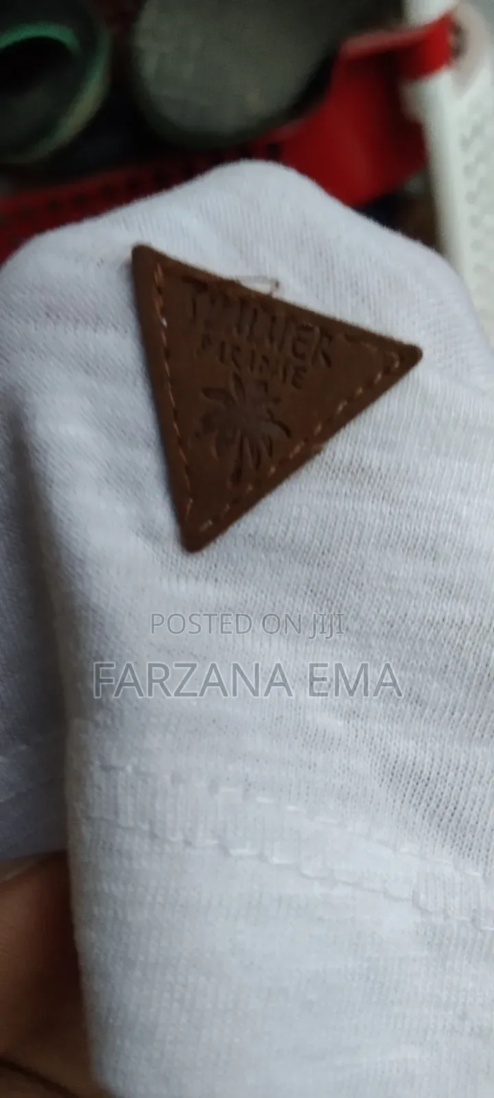 এই টি-শার্টটি পুরো নতুন যারা যারা নিতে চান তারা তারা ইনবক্সে নক দিন