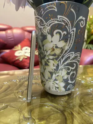 Apple iPhone 11 64 GB White