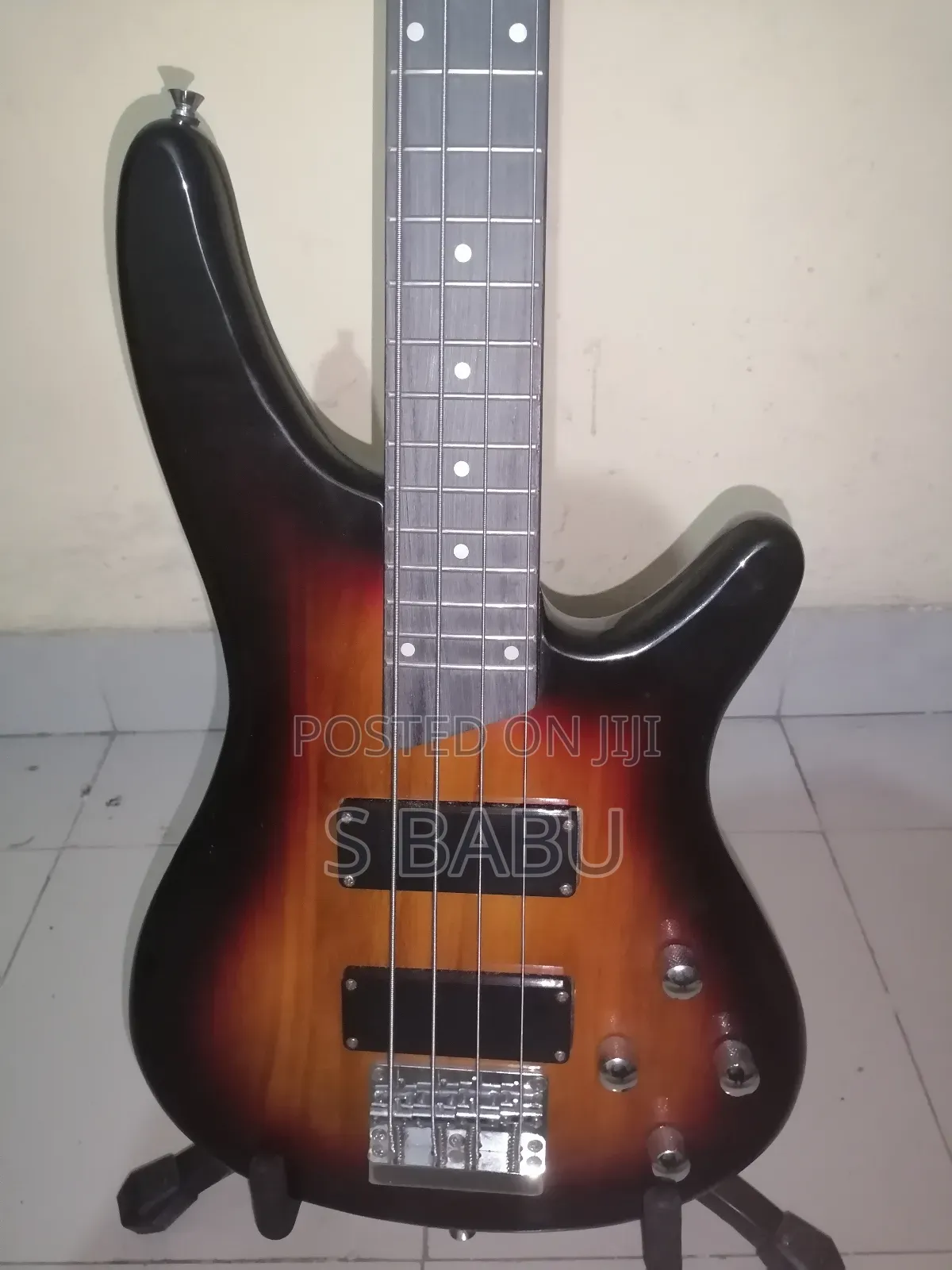 Deviser 4 String Bass Guiter