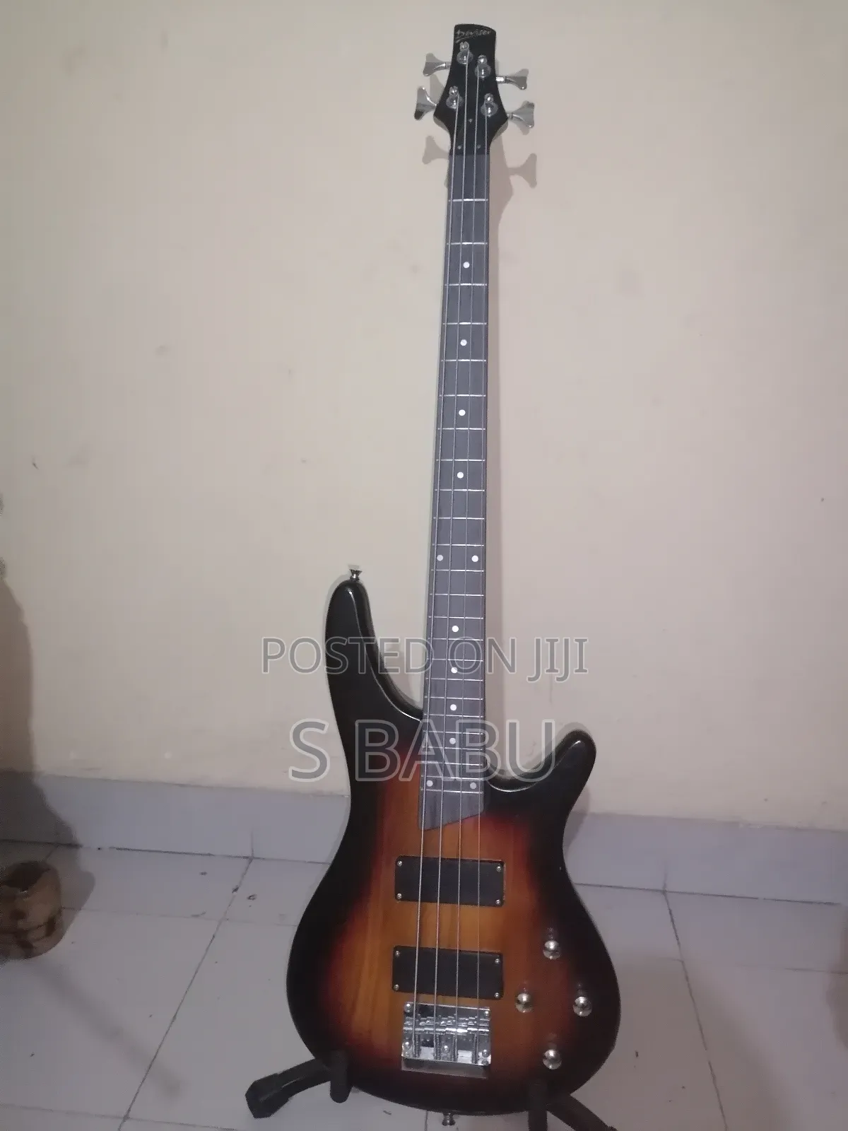 Deviser 4 String Bass Guiter
