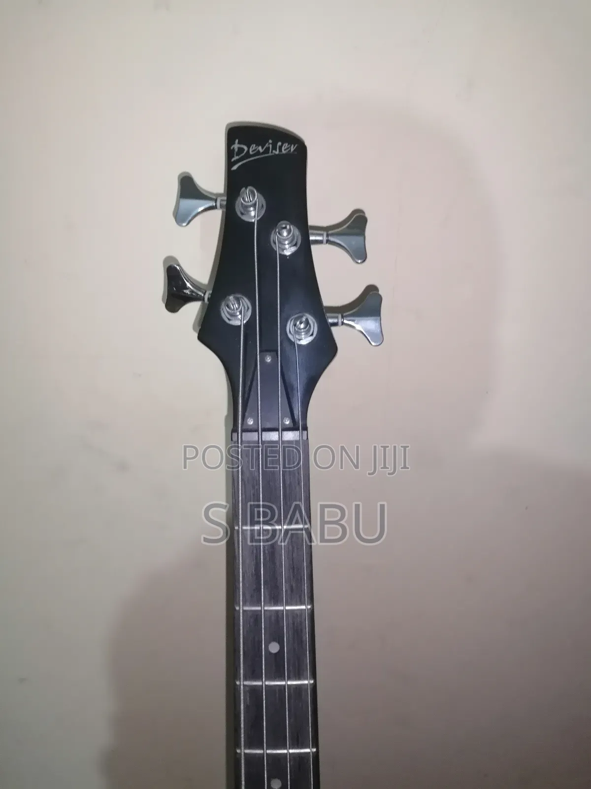 Deviser 4 String Bass Guiter