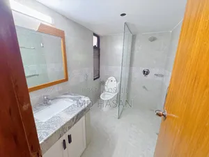 4bdrm Apartment in Semi Furnished for Rent