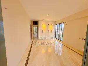 4bdrm Apartment in Semi Furnished for Rent