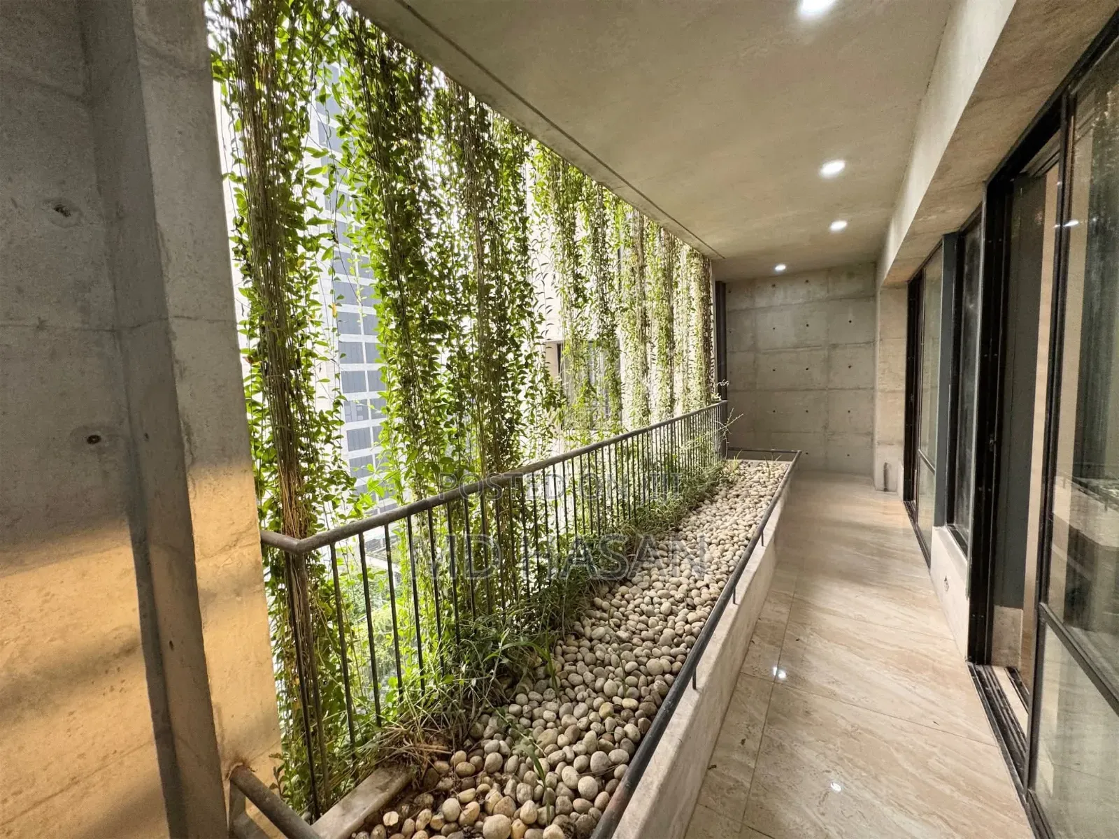 4bdrm Apartment in Semi Furnished for Rent