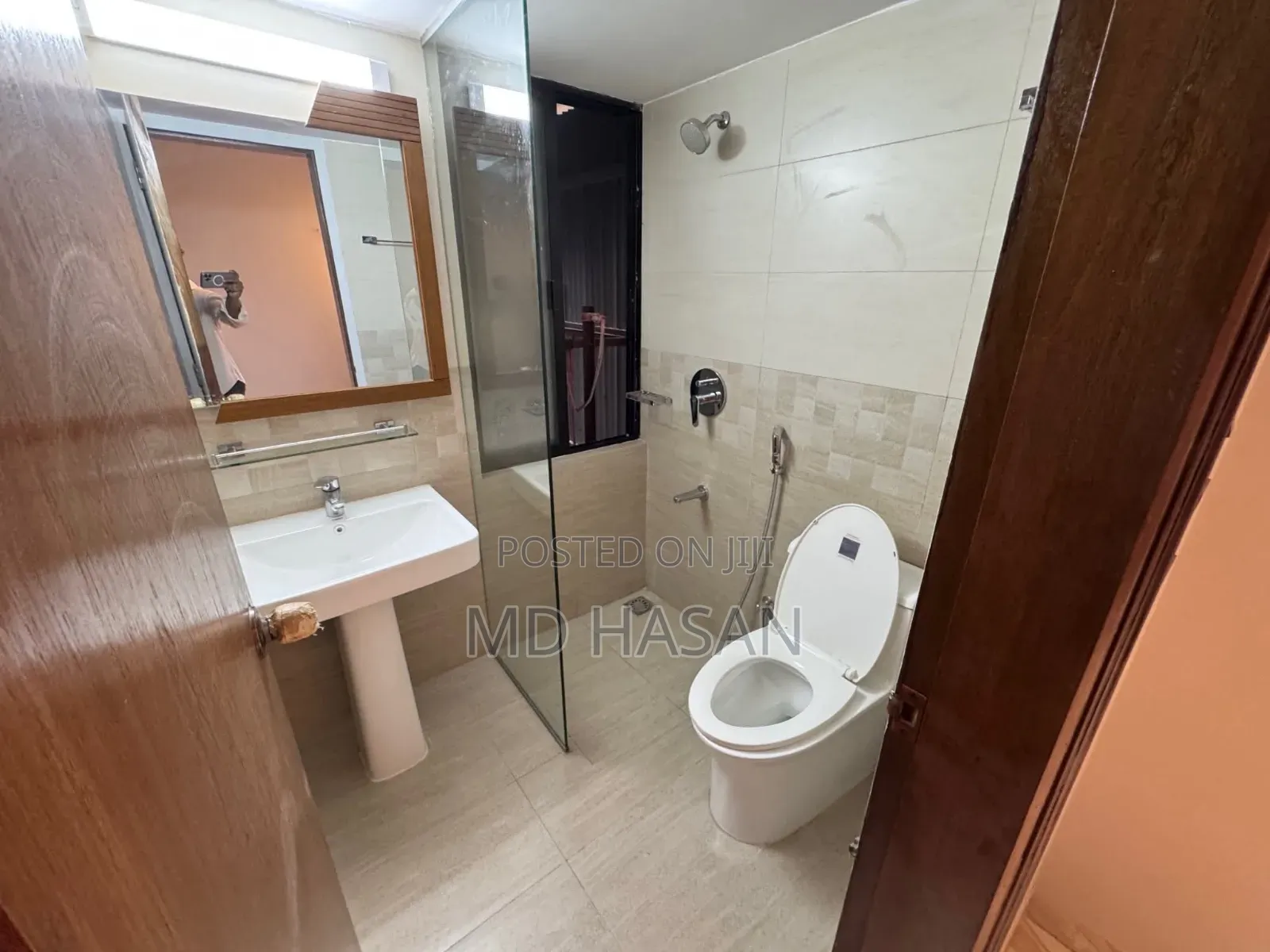 4bdrm Apartment in Semi Furnished for Rent