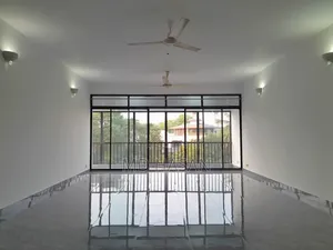 3bdrm Apartment in Gulshan 2 Un for Rent