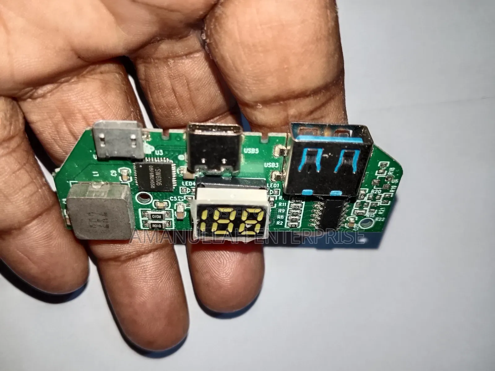 Top Class Power Bank Circuit Dual Usb 5v 2.4a Type-C Micro Lightning.