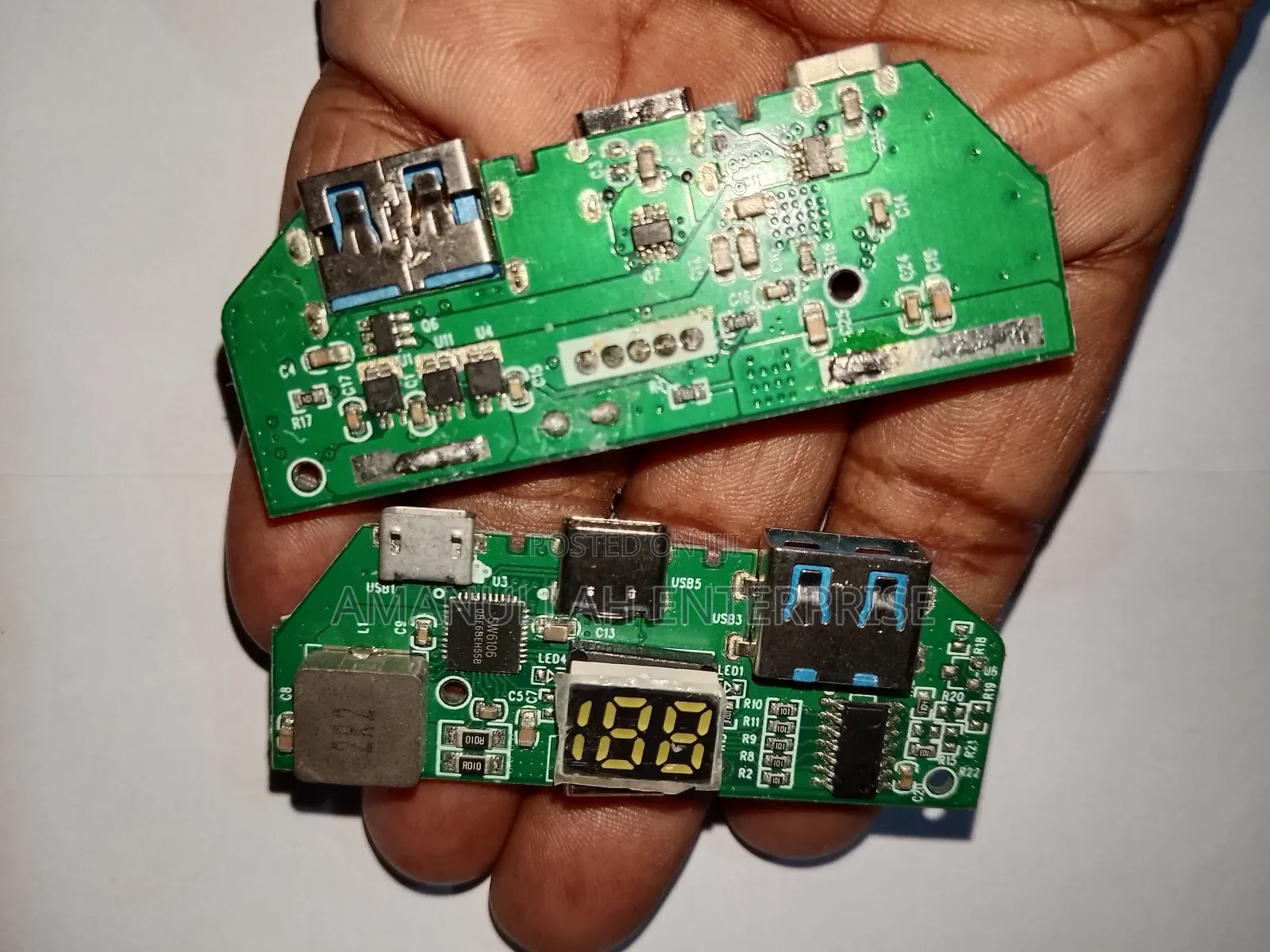 Top Class Power Bank Circuit Dual Usb 5v 2.4a Type-C Micro Lightning.