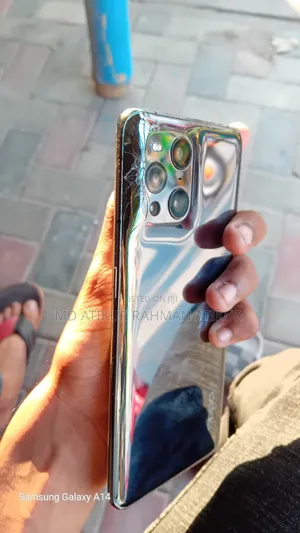 Photo - Oppo Find X3 Pro 256 GB Black